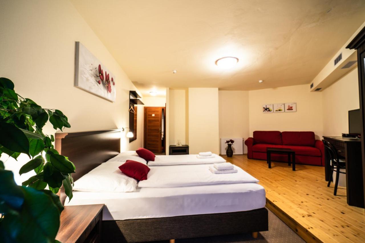 Hotel Koruna Prachatice Dış mekan fotoğraf